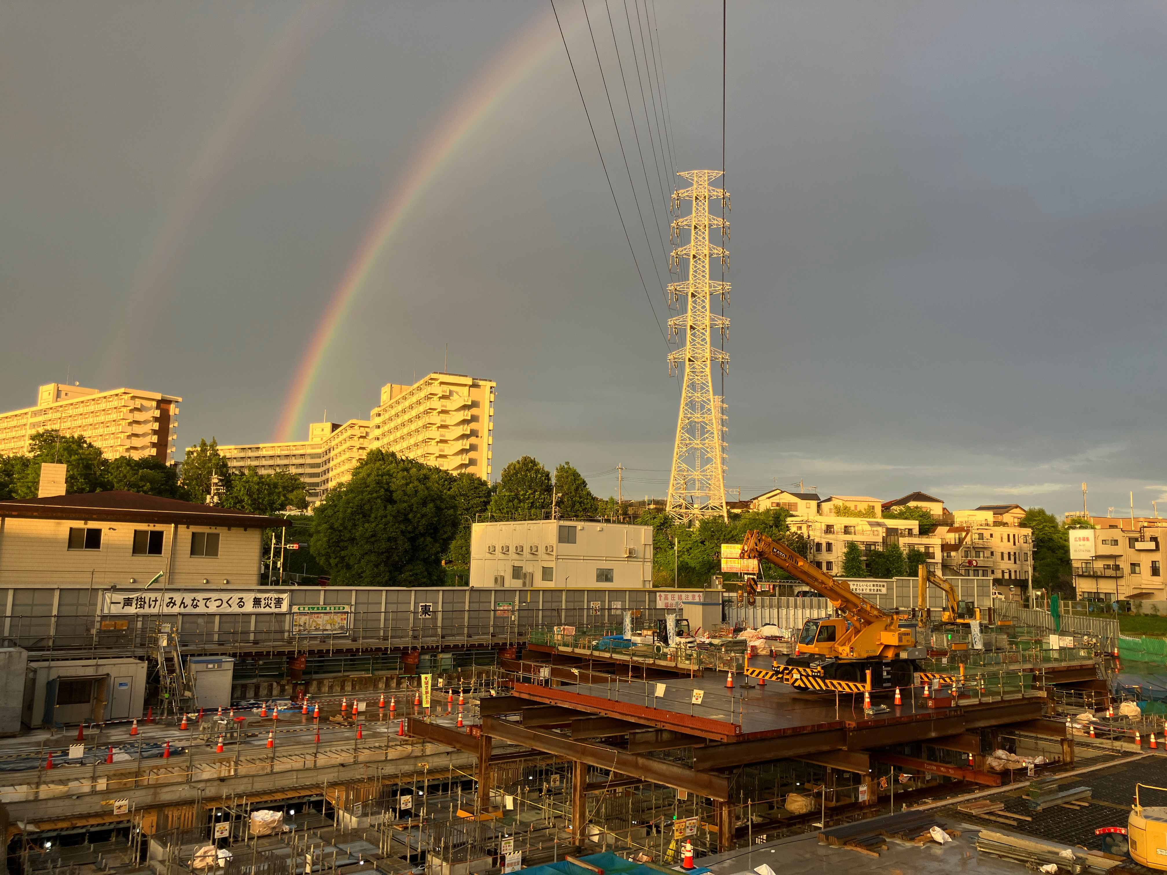 「離隔を守る者たち」